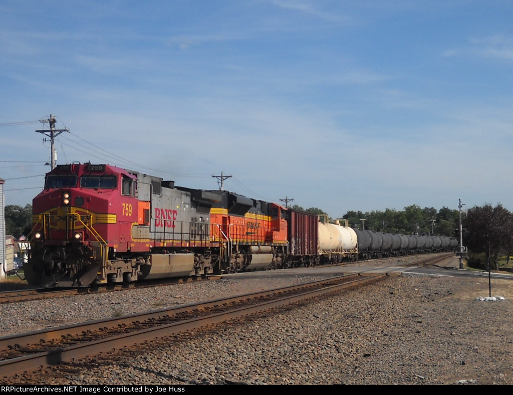 BNSF 759 West